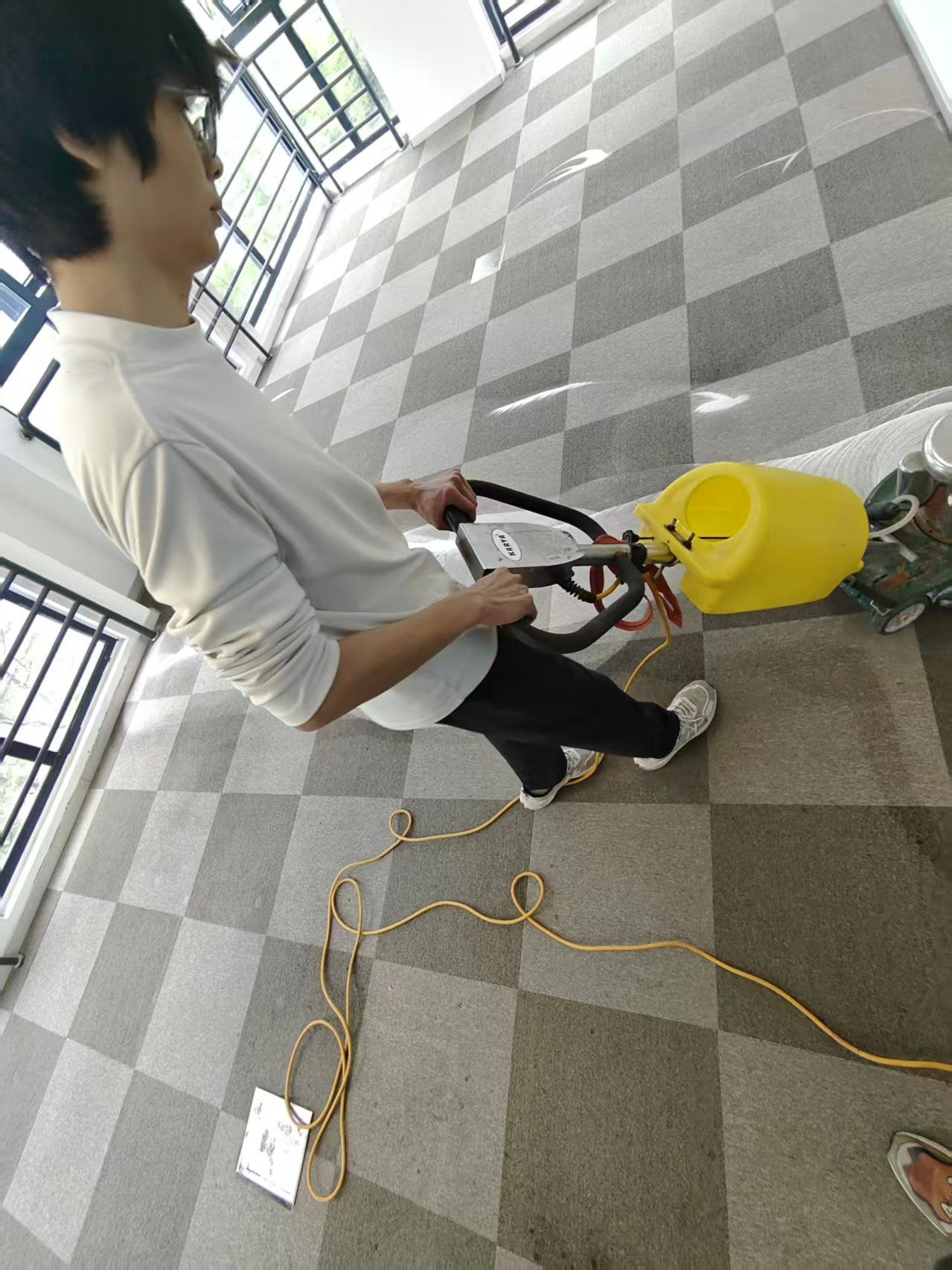 上海普陀区某科技广场退租办公室地毯清洗专项服务案例