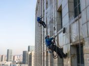 上海外墙清洗多久做一次？写字楼与厂房外墙清洗频次建议